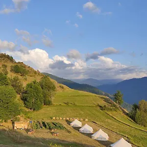 Lodg'ing Secret Camp Ariège Tente de luxe Lordat
